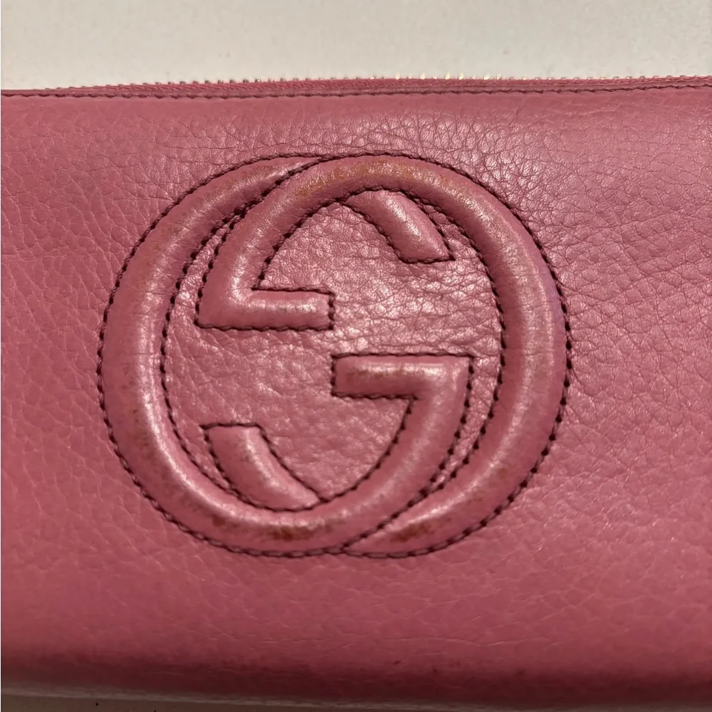 Gucci GG Soho Mauve Leather Zip Wallet with Tassel - Picture 2 of 16